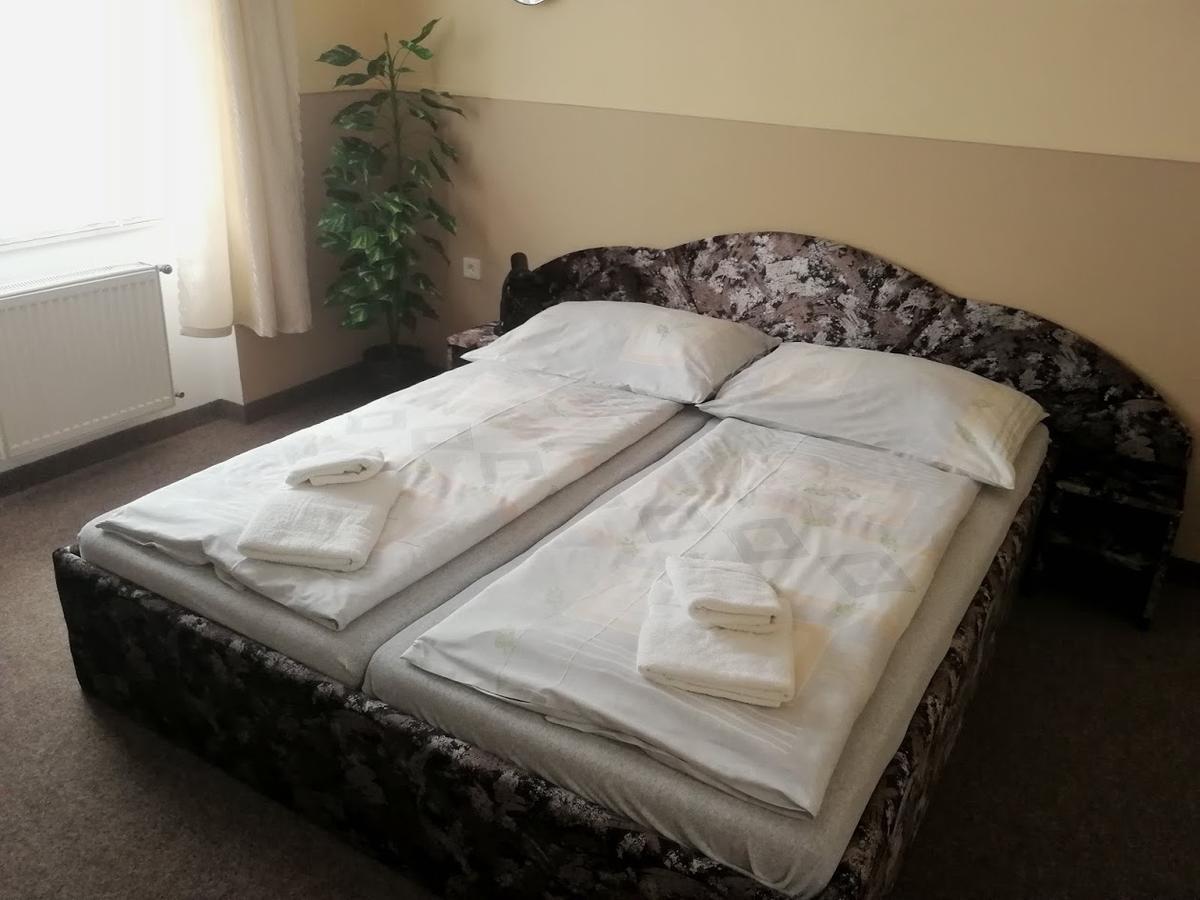 Hotel Wertheim ปราก ภายนอก รูปภาพ