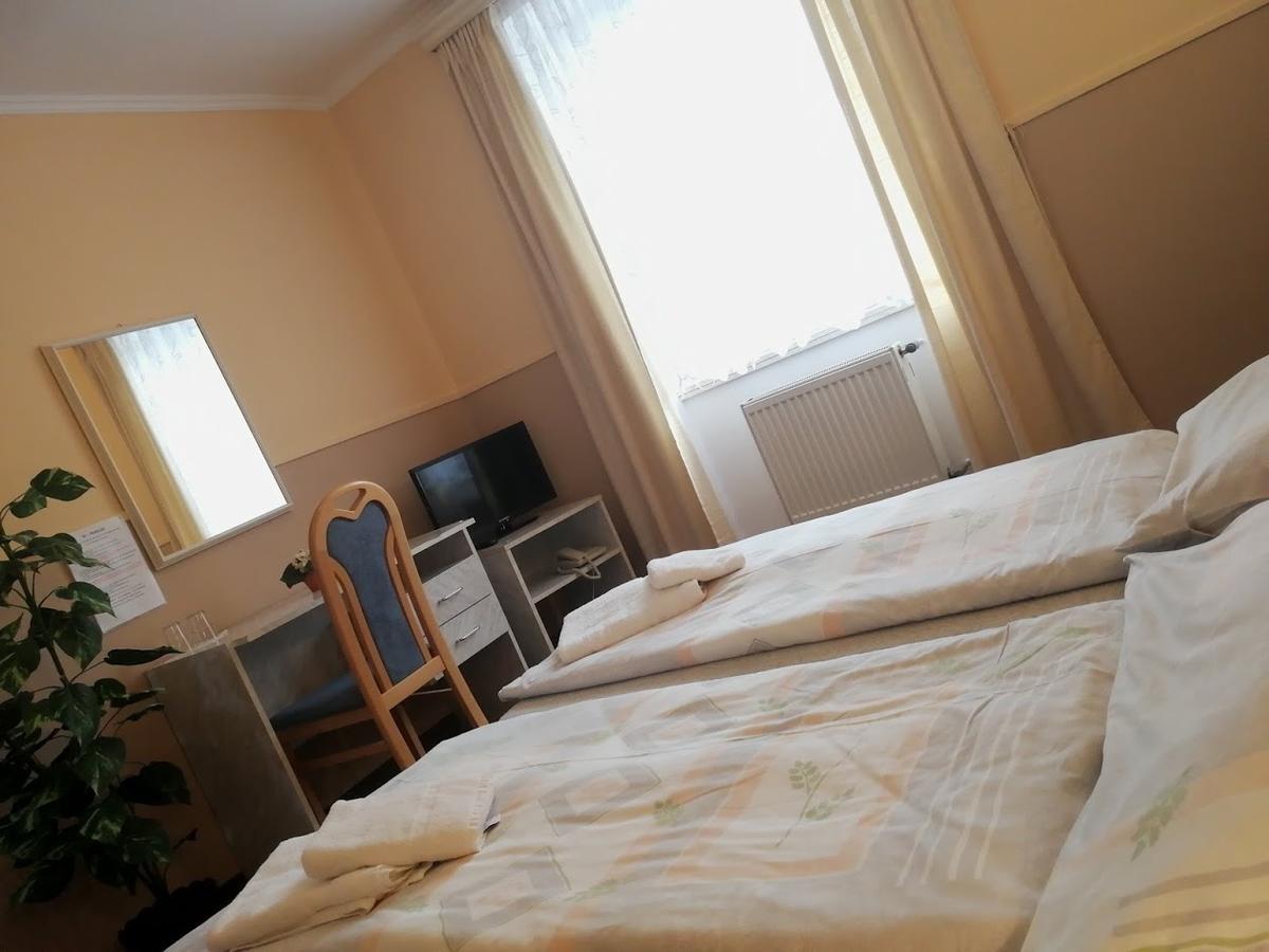 Hotel Wertheim ปราก ภายนอก รูปภาพ