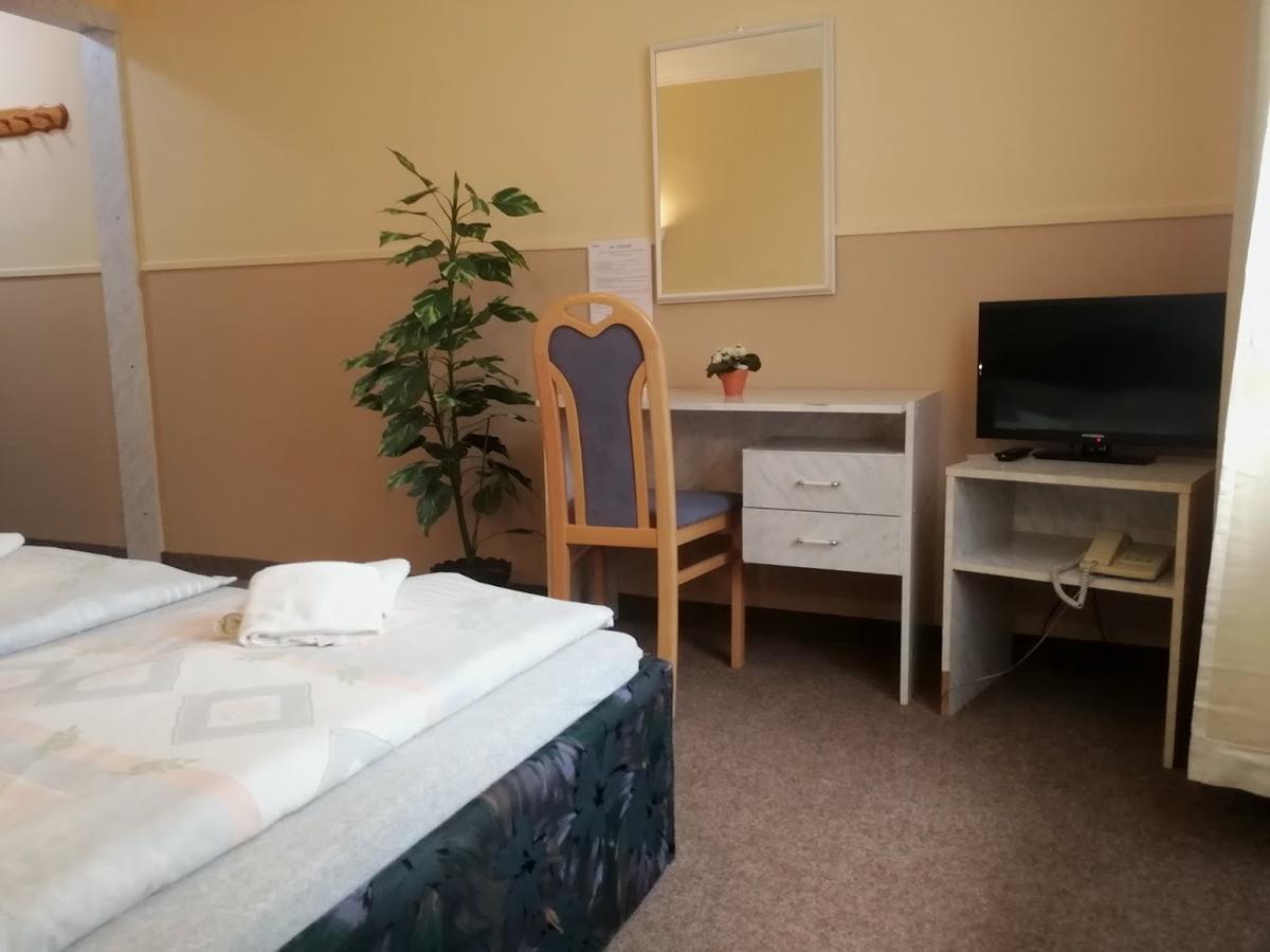 Hotel Wertheim ปราก ภายนอก รูปภาพ