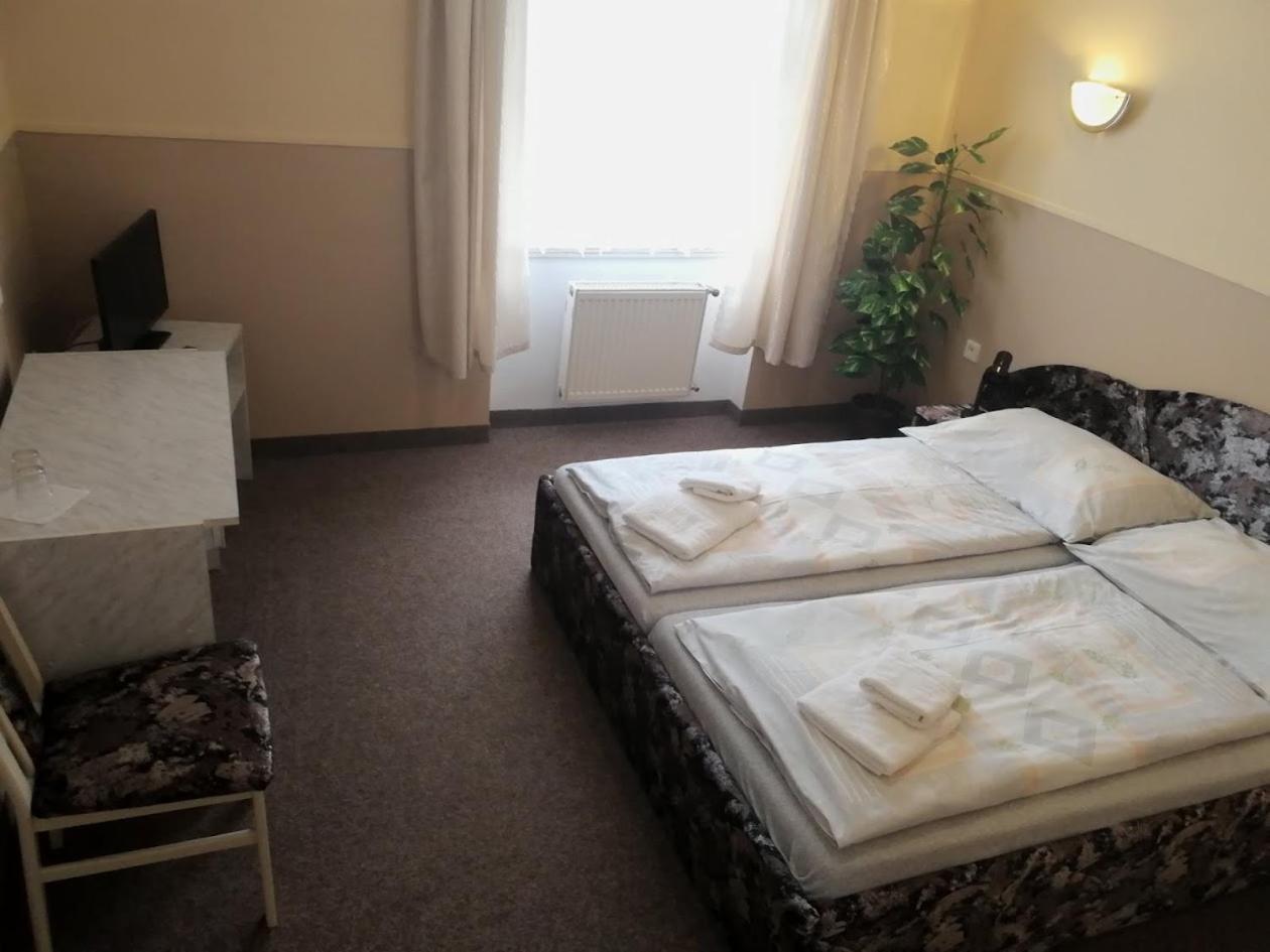 Hotel Wertheim ปราก ภายนอก รูปภาพ