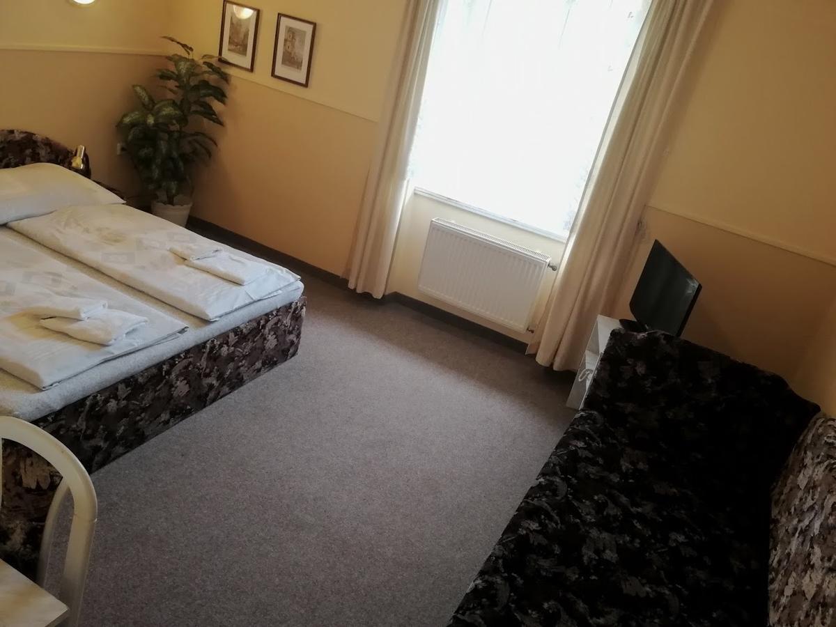 Hotel Wertheim ปราก ภายนอก รูปภาพ
